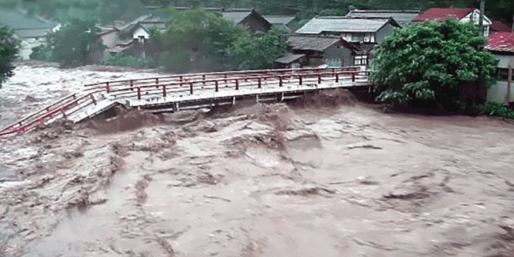 el tifon lan deja 49 heridos y mas de 1800 personas aisladas en japon 10456