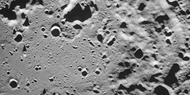 La misión espacial rusa Luna-25 capta la primera imagen de la superficie lunar 1 la mision espacial rusa luna 25 capta la primera imagen de la superficie lunar 10518 1