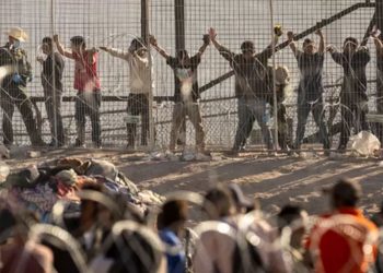 migrantes de varios paises han ofrecido testimonios similares de malos tratos por parte de las autor 6457