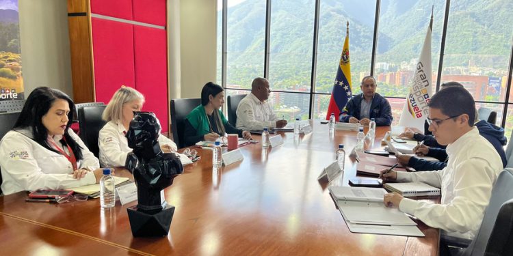 ministro de transporte ramon velasquez araguayan y fondo nacional de transporte 11018