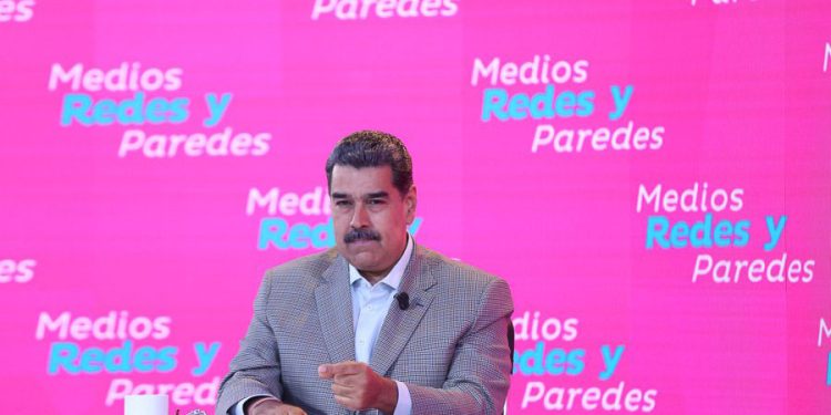 Presidente Maduro sobre el nuevo CNE: "Con Elvis Amoroso el legado de Tibisay Lucena será irreversible" 1 nicolas maduro en su programa con maduro 11024