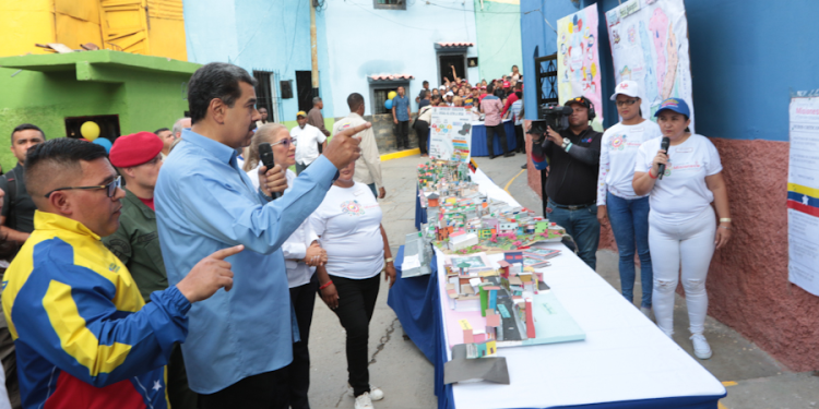 Presidente Maduro propuso crear nuevos centros electorales: "que estén en el epicentro de cada comunidad", dijo 1 presidente maduro insto a crear nuevos centros electorales 10533