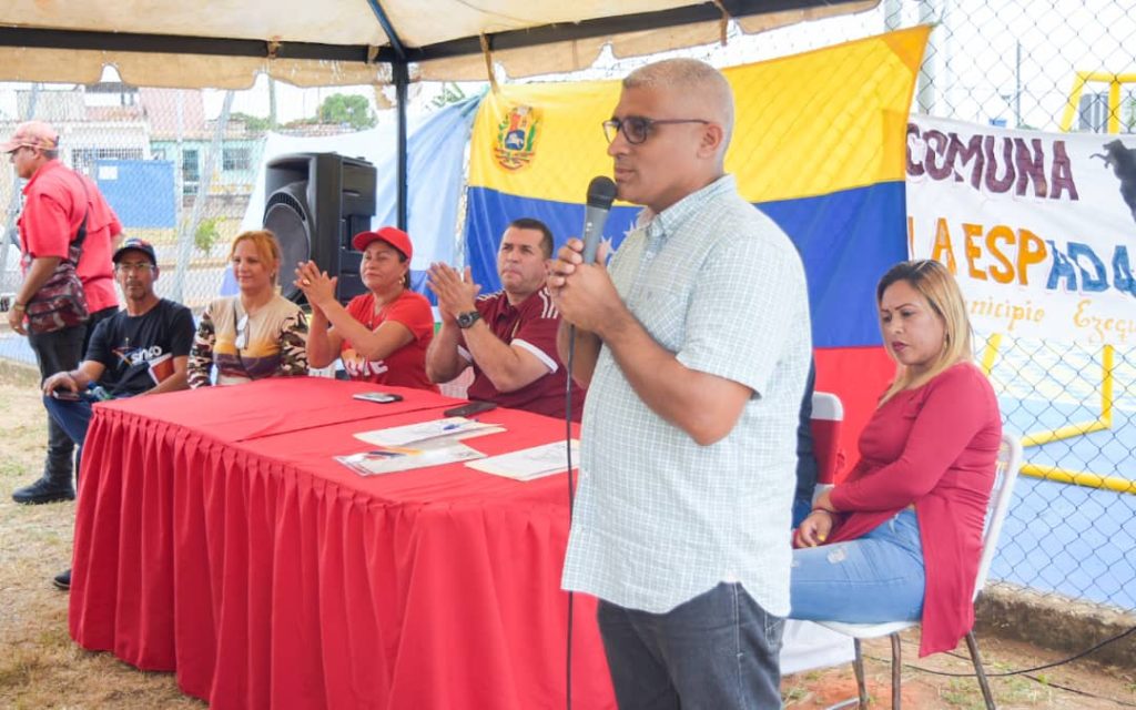 4a59f4fa 373e 402d 872c 9de13d69c5d6