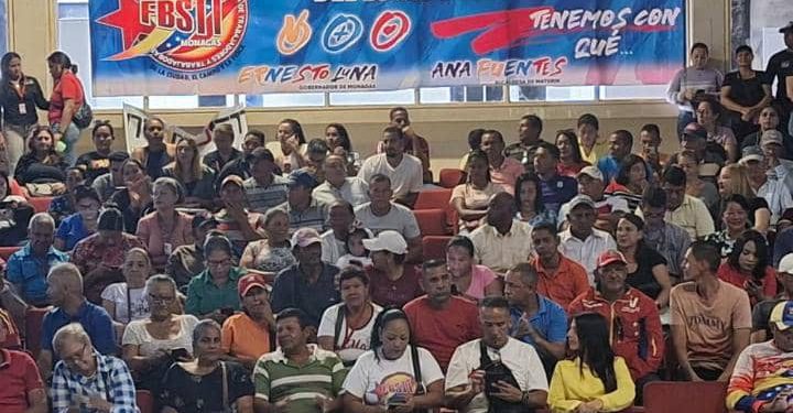Trabajadores de la Gobernación y la alcaldía de Maturín respaldan al presidente Maduro 1 7906538e 7039 4231 967c f0fcf80643b8