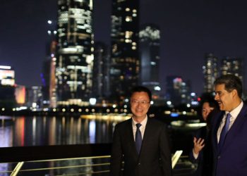 con un espectaculo de luces shenzhen recibio al presidente nicolas maduro 11460