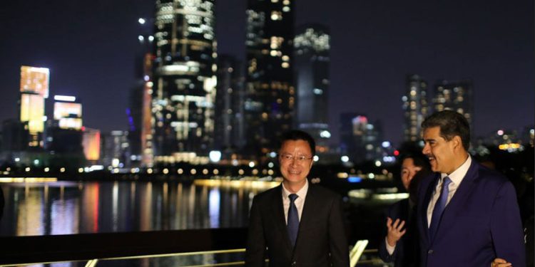 con un espectaculo de luces shenzhen recibio al presidente nicolas maduro 11460
