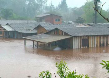 cuatro fallecidos y 200 desplazados tras el paso de un ciclon extratropical en el sur de brasil 11312