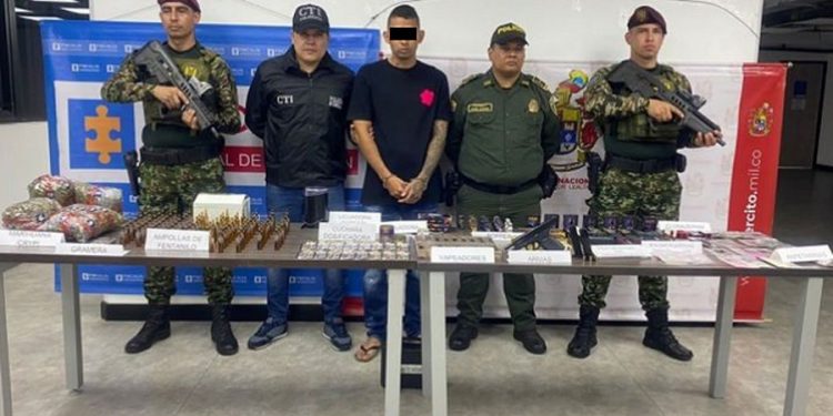 Capturan a hombre con 74 ampollas de fentanilo en la frontera colombo-venezolana 1 un hombre fue capturado con 74 ampollas de fentanilo en la frontera colombo venezolana 11690