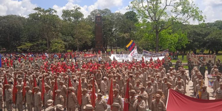 Más de 8 mil Milicianos mostraron su apoyo al Presidente Maduro en el Campo de Carabobo 1 4063c237 ae7f 4450 b6f4 131decea94e9