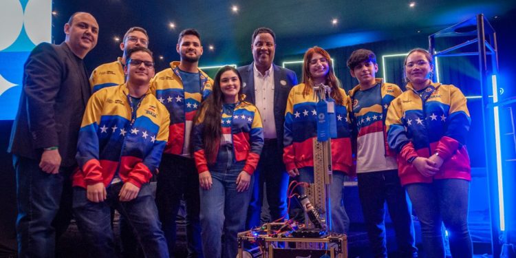 Jóvenes venezolanos ganan medalla de oro en Mundial de Robótica