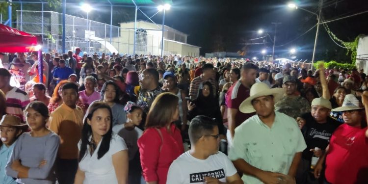 El Corozo vivió el 1er festival folclórico y de integración familiar comunitaria "𝐄𝐥 𝐂𝐨𝐫𝐨𝐳𝐨 𝐝𝐞 𝐎𝐫𝐨". 1 free