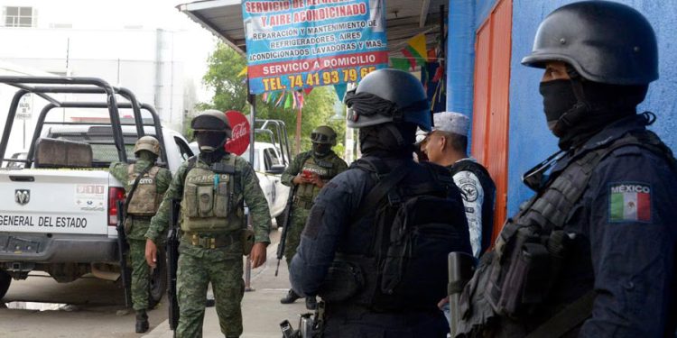 En México: Mueren 24 personas tras enfrentamientos entre policías y narcotraficantes 1 imagen archivo referencial agentes de policia en mexico 13264