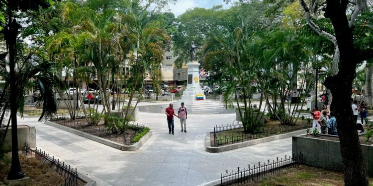 5f073476 4876 44f2 9ad3 25b200afa5e8