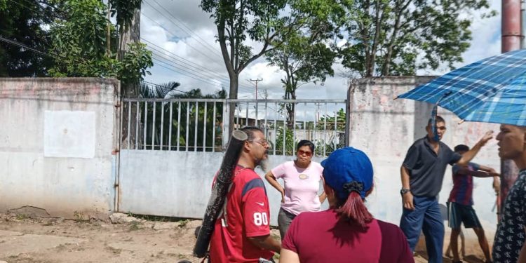 Ante la falta de agua habitantes de Brisas del Aeropuerto en Maturín, están como camellos 1 9aef77a9 4429 4b63 ad3c 1913682b4832