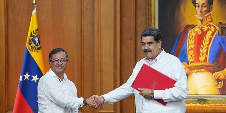 Petro viajará a Venezuela a reunirse con Maduro tras culminar participación en Apec 1 FghTJ2eWIAA7gPJ
