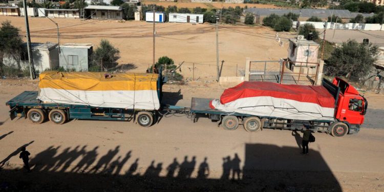 entran los primeros camiones de la tregua del convoy de ayuda desde egipto a gaza 14512