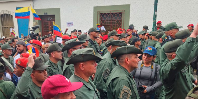 Domingo Hernández Lárez: La FANB está desplegada en el país por el Esequibo 1 fanb marcha en defensa del esequibo 14497