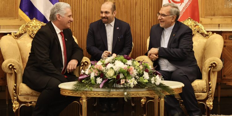 Díaz-Canel llega a Irán en primera visita de un líder cubano en 22 años 1 GAetG0OWoAAEP8c