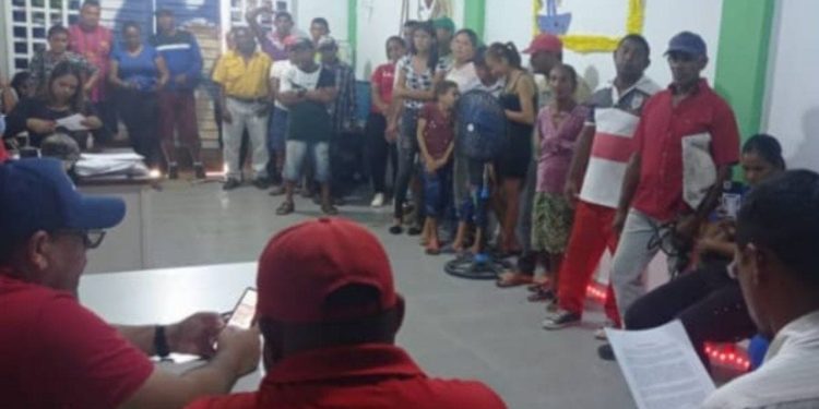 Pescadores y Poder Popular en Barrancas del Orinoco participan en consulta sobre Ley del Esequibo 1 cc2e2721 c1f0 4481 bfef 074e862c667c