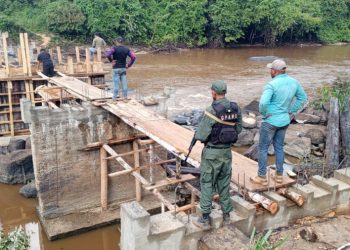 fanb labores de reparacion de vias hacia el escudo guayanes 14945
