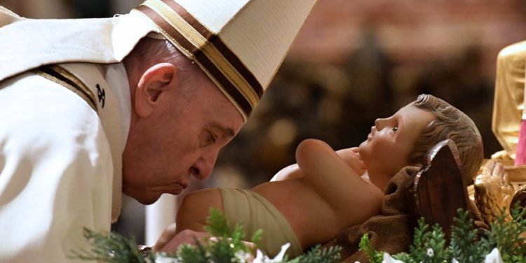 El Papa pide no olvidar la esencia de la Navidad, distraídos por el consumismo 1 papa francisco 15457