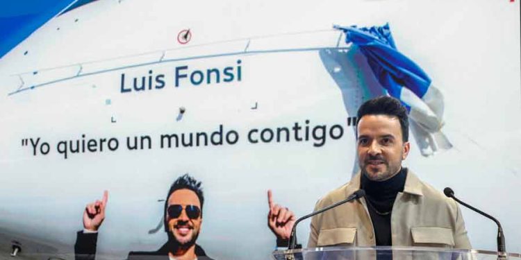 Avión llevará el nombre de Luis Fonsi 1 10jpg 16881