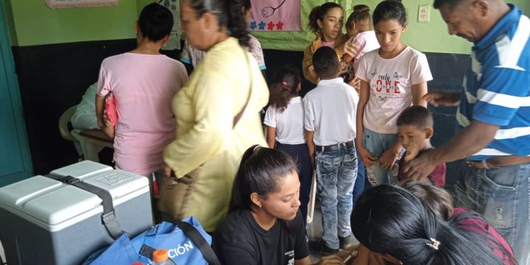 Llevan jornada médica a habitantes del sector La Pulvia de Aguasay 1 fcccd9fa b05c 4f4c 9e3f b3d4f1312928