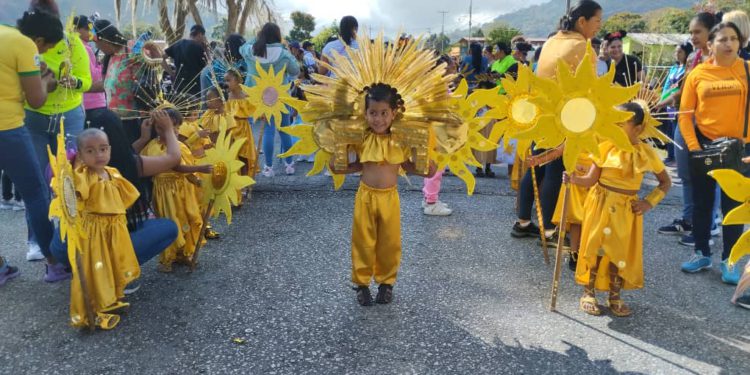 Caripe se viste de patria en el desfile de Carnaval de niños y jóvenes 1 774eb49f 333a 4e55 a429 1844e5c54787