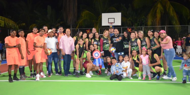 Alcalde Monteverde reinaugura cancha de Bejucales en Cedeño 1 IMG 20240210 WA0156