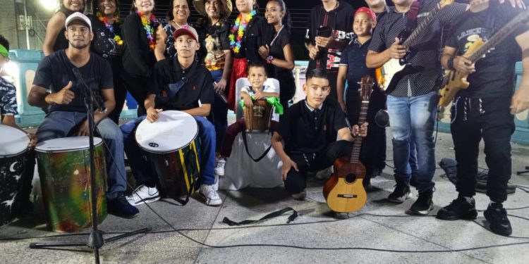 Banda Show puso a vibrar los carnavales Coloridos Uracoa 2024 1 IMG 20240212 WA0083