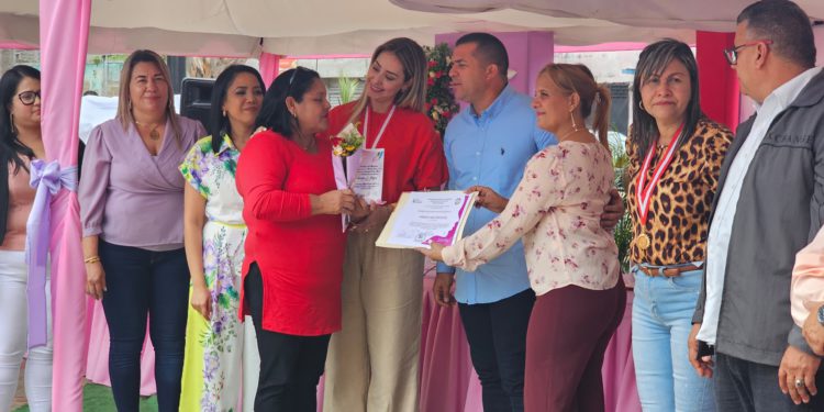 Primera dama de Monagas recibe Orden Ciudad de Punta de Mata en el Día de la Mujer 1 51b88883 c37b 46ab b4d9 3e867e603651
