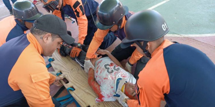Protección Civil Maturín realiza simulacro sobre accidentes a estudiantes 1 IMG 20240301 WA0241