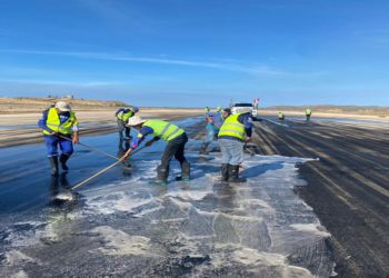 baer ejecuta trabajo de descontaminacion en pista del aeropuerto de porlamar 18847 1