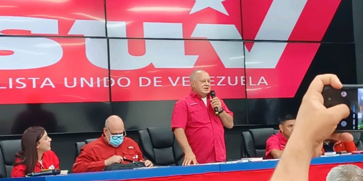 Diosdado Cabello asume como "jefe supremo del Zulia" 1 diosdado cabello llego a maracaibo para asumir como jefe supremo del zulia 144428