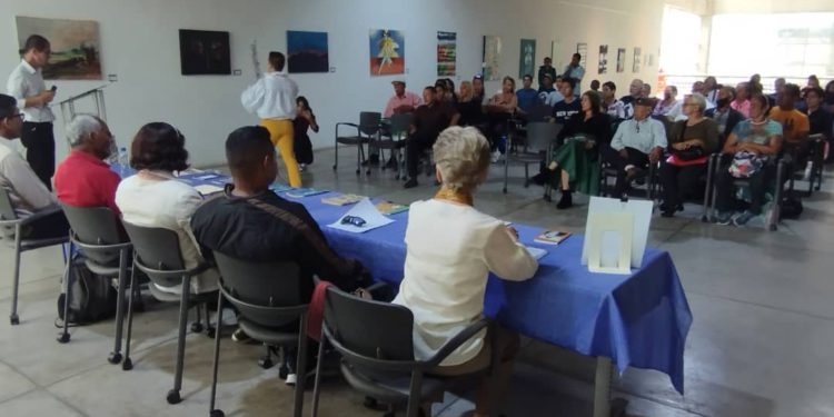 Con danza, música y declamación Icum celebró Día Nacional de la Poesía 1 e07b9c61 b171 42b2 9a09 fdaeb4b36836