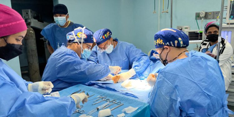Dos planes quirúrgicos simultáneos realizan en el Núñez Tovar 1 f054ff9f dfa6 4649 9ad2 3c40b16931cc