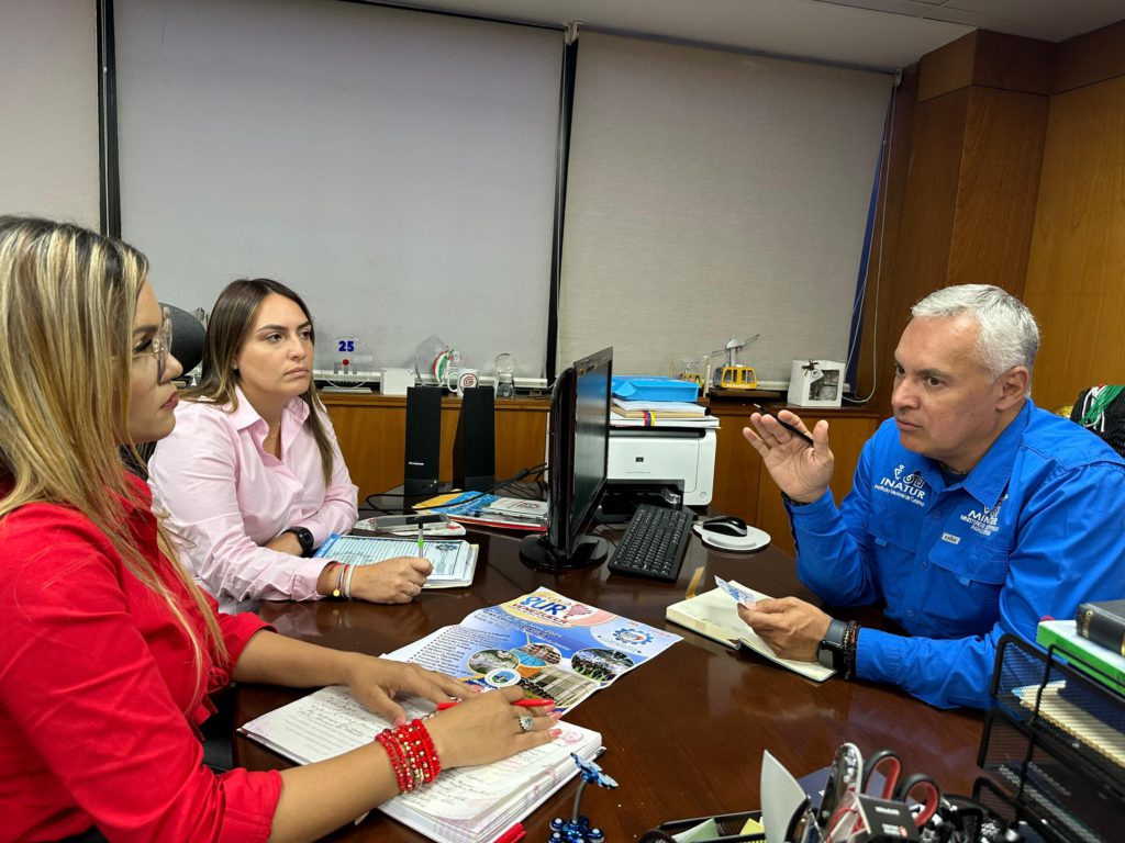 Ministro Padrón invita a participar en Expo Sur Venezuela
