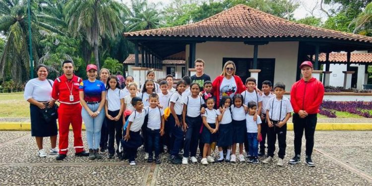 Programa "Turismo Social impulsado por el gobernador Luna y ministro Padrón favoreció a estudiantes de la E.P.B Paula Bastardo 1 a58545c9 5c8f 4d2e 93ef 445a6531eb94