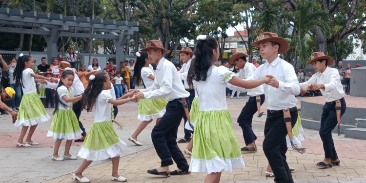 La cultura se apodera de plazas y comunidades en el estado Monagas 1 b230a094 28be 46ff 8039 b8135d885d8f