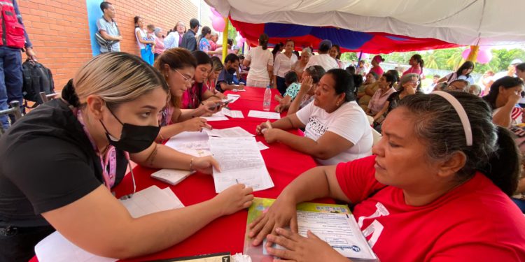 Venezuela Mujer atendió a 600 monaguenses con 16 especialidades médicas 1 2777733a 792c 4c15 85fd c38fce7a39c7