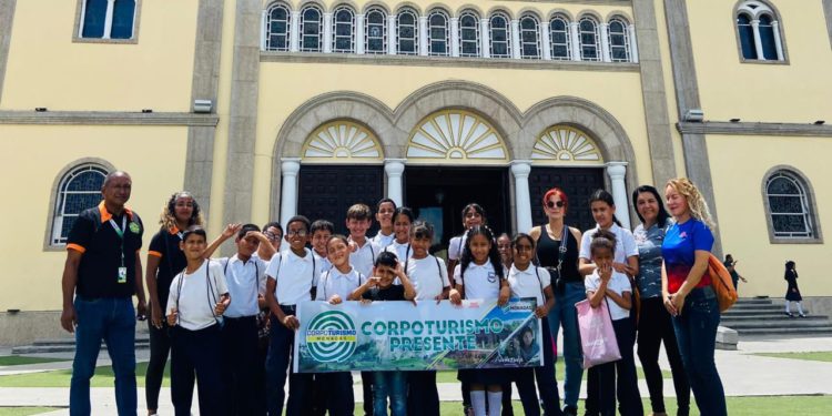 Programa Turismo Social llegó a la Escuela Básica José Damián Ramírez Labrador 1 3227fa43 d25f 4980 b476 f4a3be228360