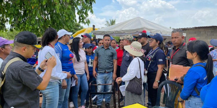 b485d135 b6ef 4a19 b918 2be3c4e7f12c