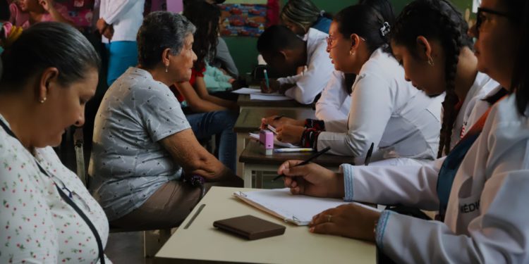 Damnificados de Acosta reciben atención en la jornada "Por Amor a Mi Monagas del Alma” 1 40951182 1f73 4f71 b270 e6658199ff72