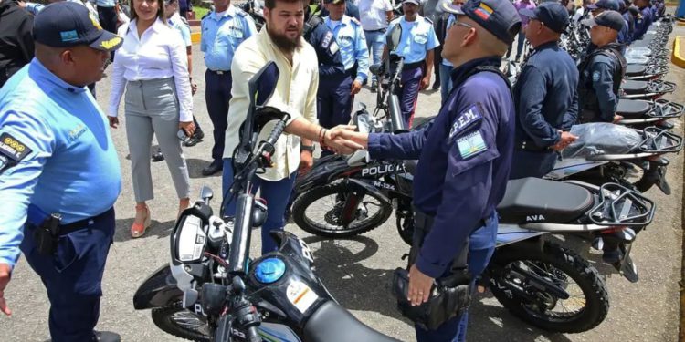 Más de 3.900 funcionarios celebran el "Día Nacional del Policía" con mayor operatividad 1 eeda693a ce1b 4c82 b973 b3ad5f278aaf