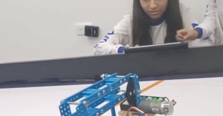MIPPCI Zulia presentó microseriado sobre ciencia proyectando a la mujer y los niños 1 robotica1