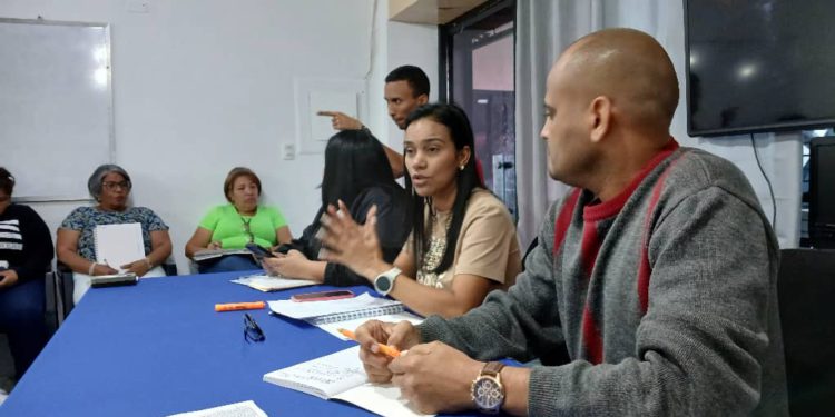 Directora del CDCE Monagas solicitó a los cordinadores académicos transformar la educación para alcanzar la excelencia educativa 1 IMG 20250307 WA00451