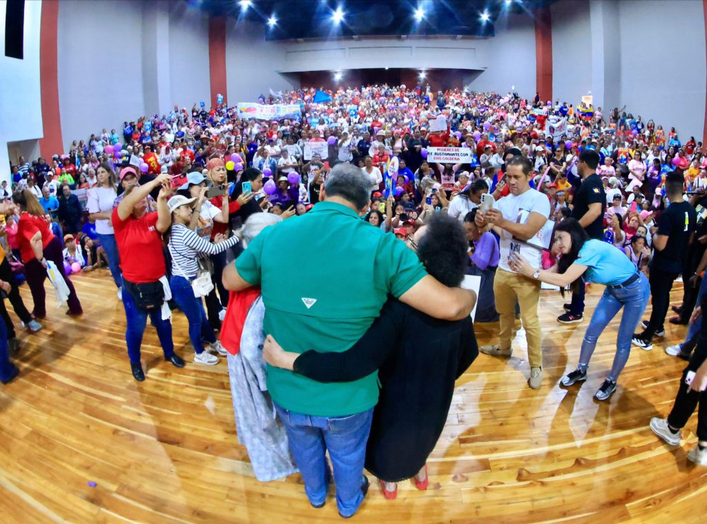 Mujeres zulianas resteadas con Luis Caldera para llevarlo a recuperar la Gobernación del Zulia 2 1000571499