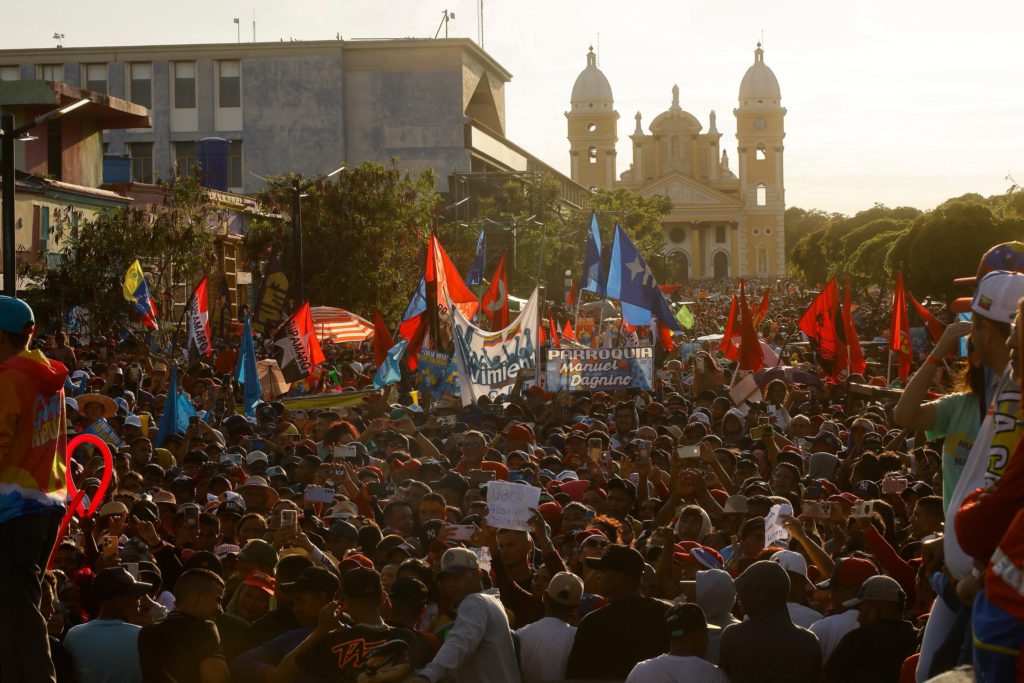 Bajo el sol incandescente Luis Caldera ratificó compromiso de consagrarse enteramente por el buen vivir del Zulia 3 1000576670