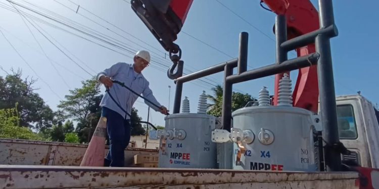 Corpoelec instala transformadores en el Hospital Universitario de Maracaibo para reactivar tomógrafo 1 IMG 20250618 WA0218