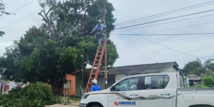 CORPOELEC optimiza servicio eléctrico a más de 1.500 familias zulianas 1 IMG 20250625 WA0144